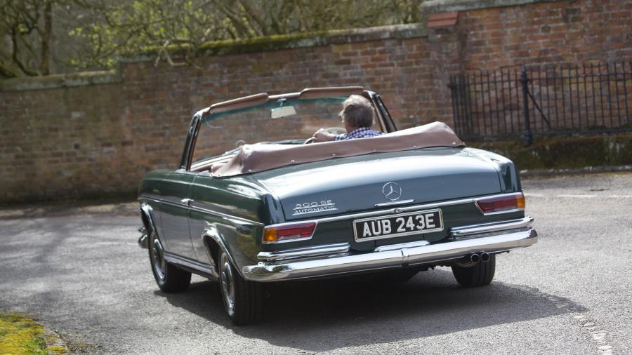  Mercedes-Benz 300 SE Cabriolet 1962 года  (UK) (фото 19 из 19)